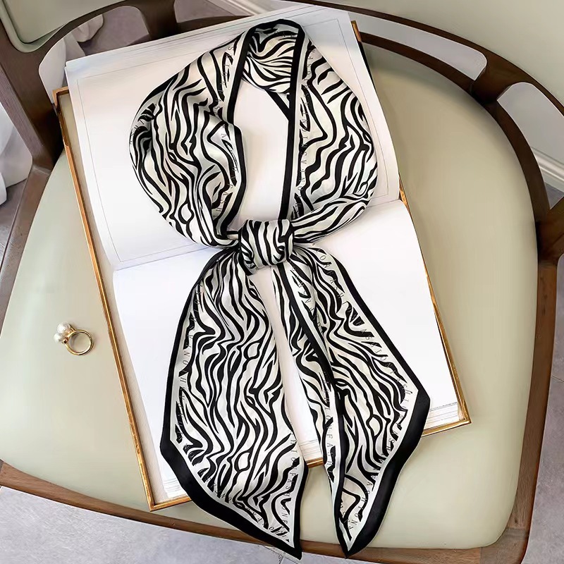Discount Luxury Bags - Luxe Zebra Print Zijden Vierkante Sjaal