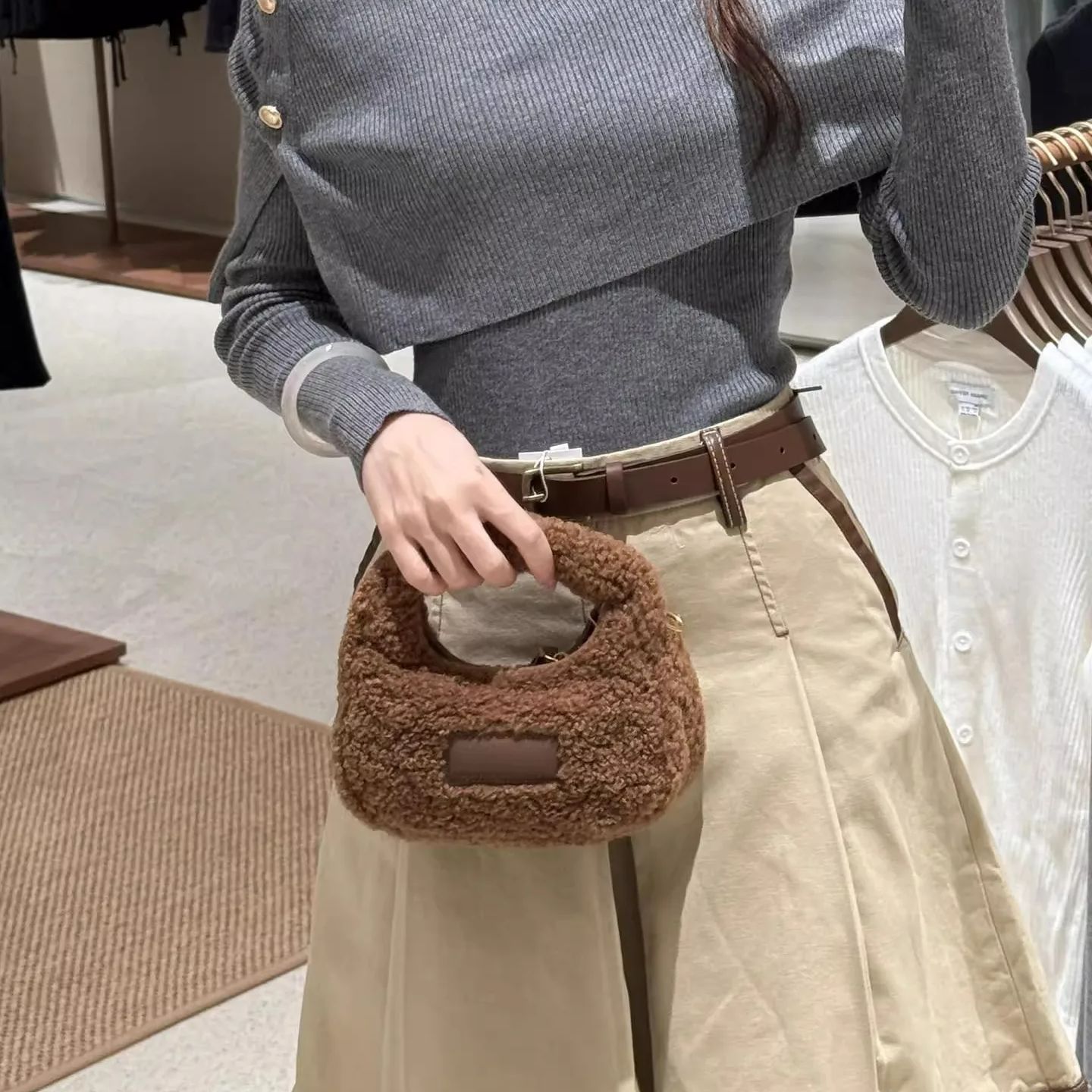 Halve Maan Ontwerp Lamswol Han - Half Moon Bag Suede recensie en prijs