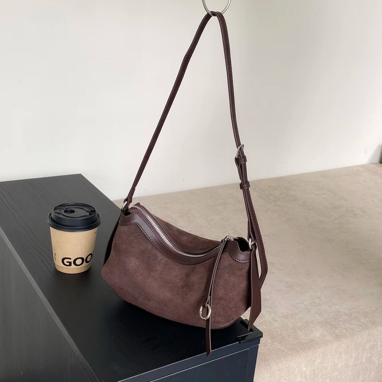 Matte Suède Echt Lederen Hobo  - Half Moon Bag Suede recensie en prijs