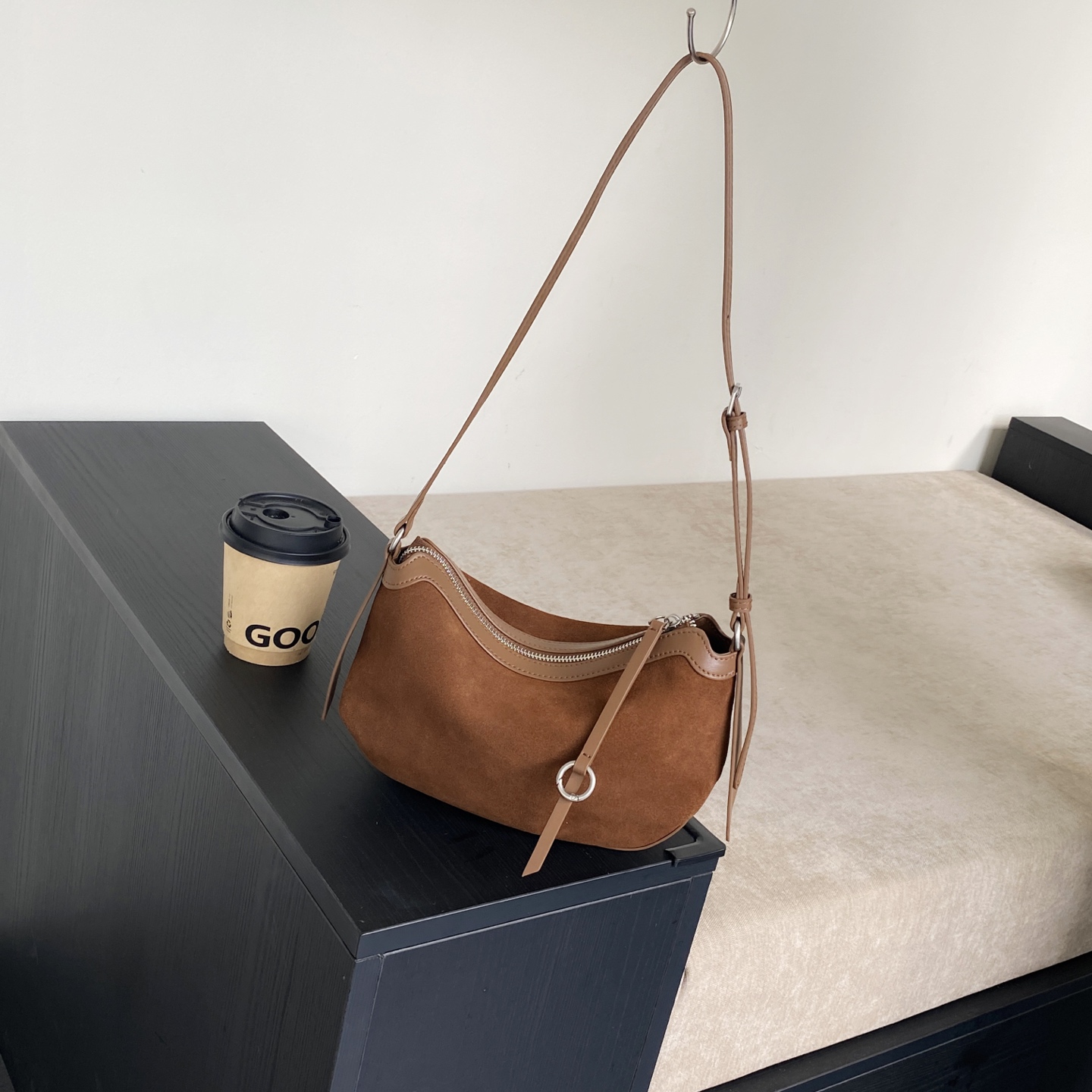 Matte Suède Echt Lederen Hobo  - Half Moon Bag Suede recensie en prijs