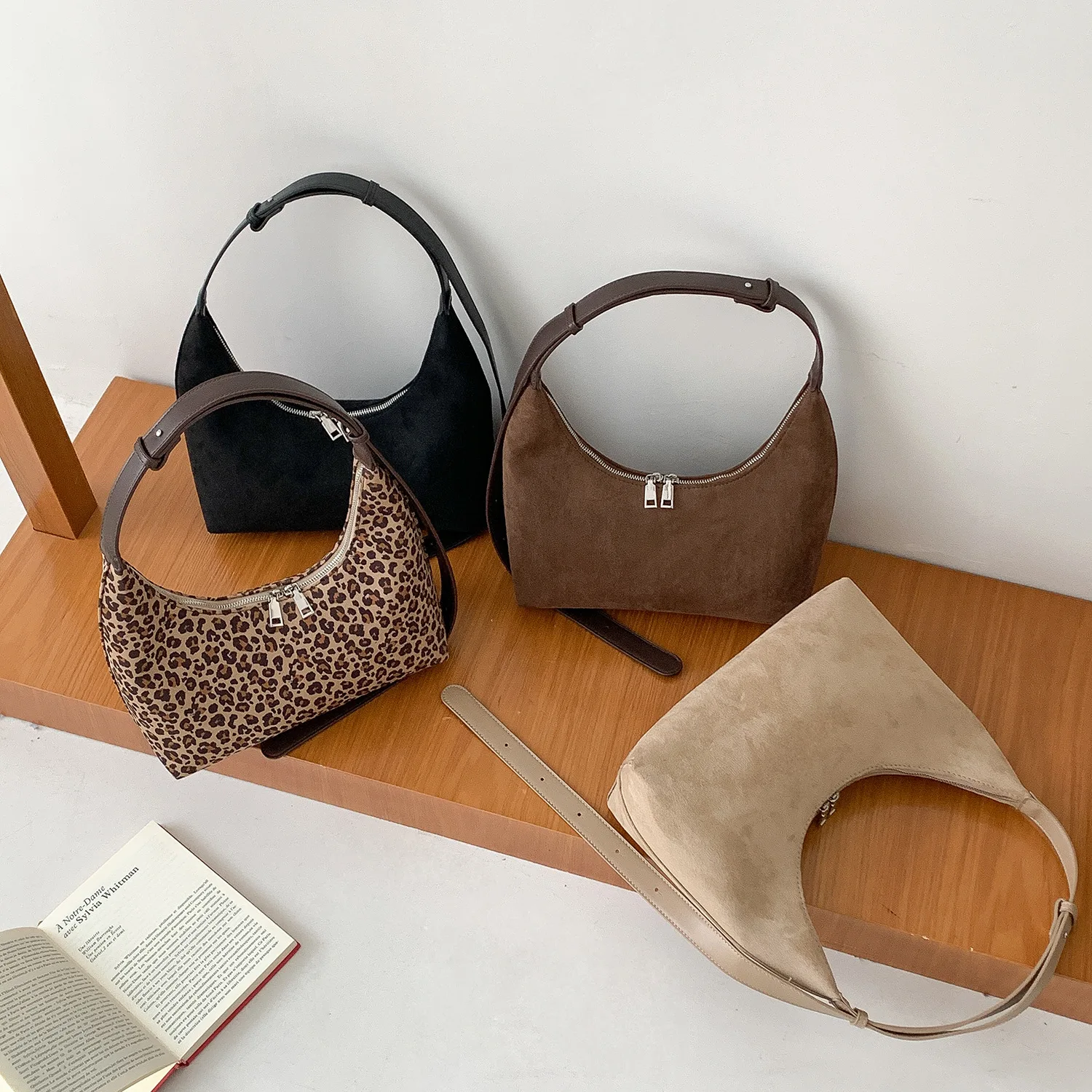 Luxe Leopard Crescent Damestas - Half Moon Bag Suede recensie en prijs