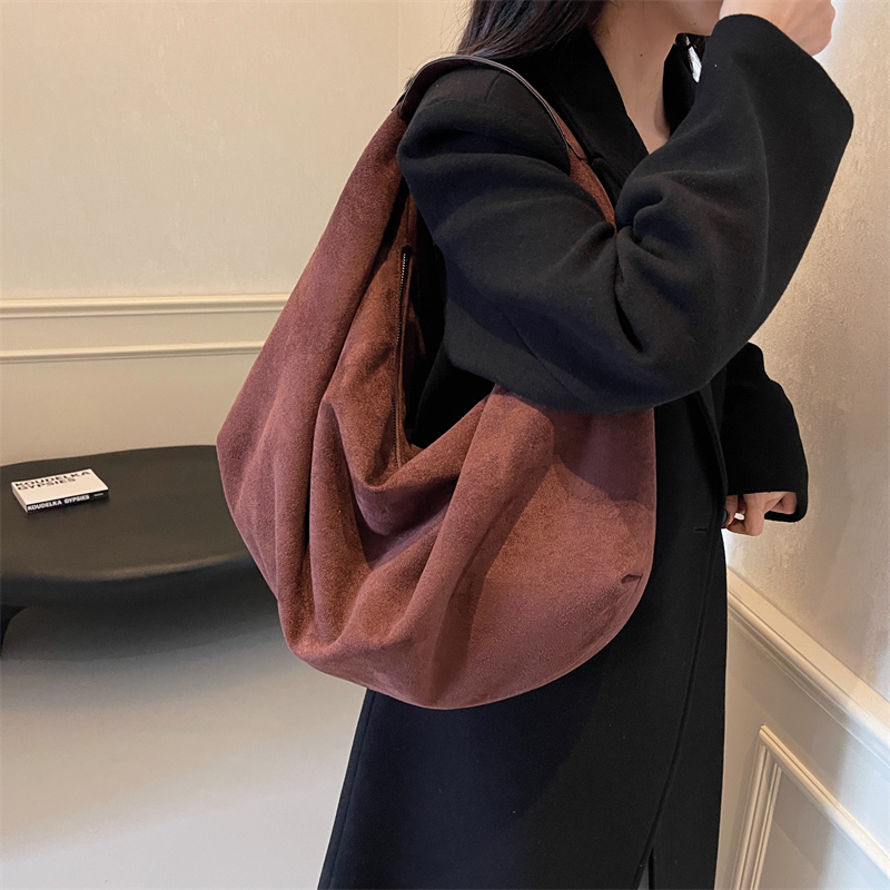 Vrouwen Halve Maan Tassen Grot - Half Moon Bag Suede recensie en prijs